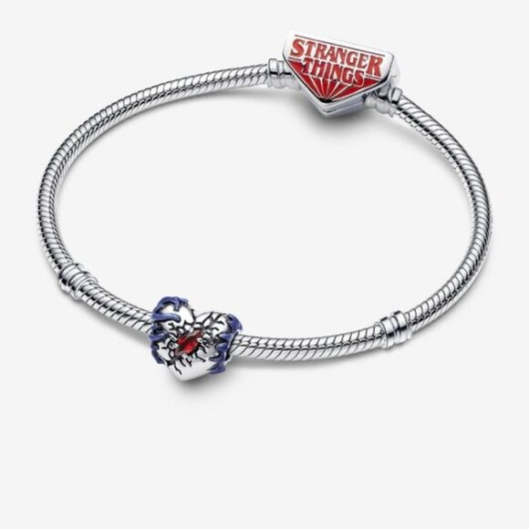 Pandora Stranger Things Glow-in-the-dark Heart Charm - Picture 3 of 6